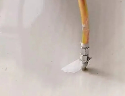 林州瓷砖空鼓维修公司专业解答在瓷砖铺贴过程中，如果使用的砂料过粗（如全部使用了粗砂），可能会导致以下问题